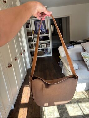 Classic Brown Shoulder Bag - Stylish Everyday Tote